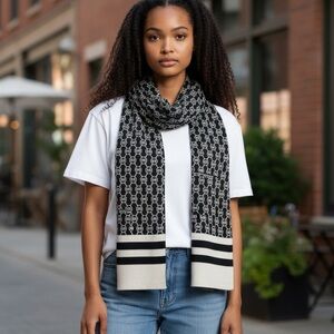 Michael Kors MK Logo Knit Scarf – Classic Black Beige Unisex